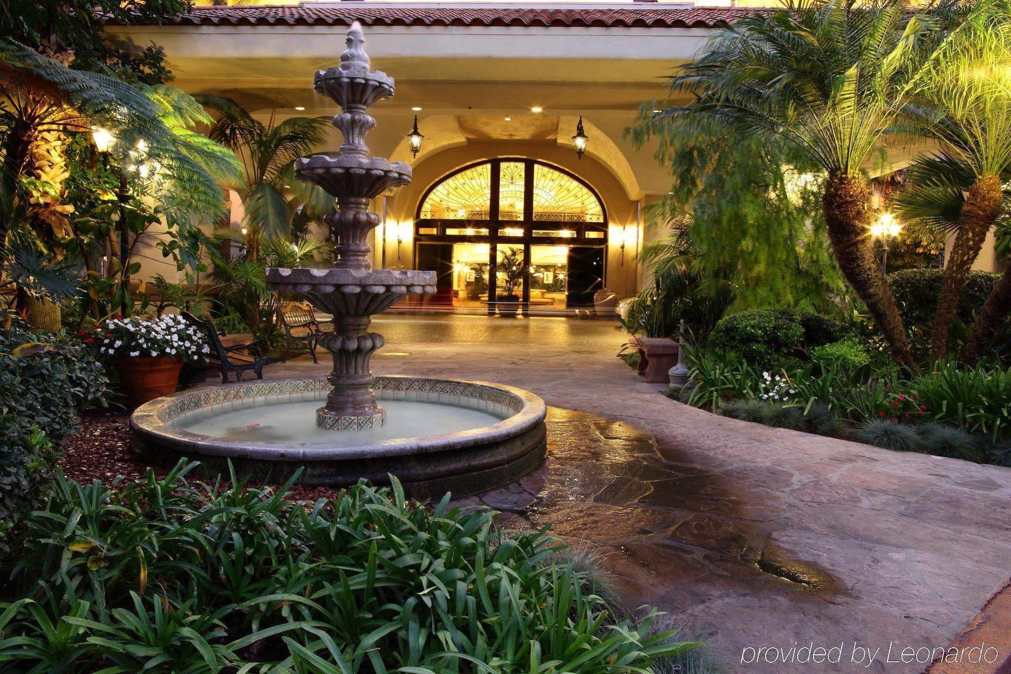 Embassy Suites By Hilton Santa Ana Orange County Airport Interior photo